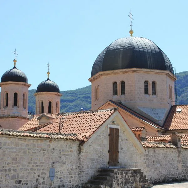 Church and State in Montenegro: between National(istic) and Imperial Policies