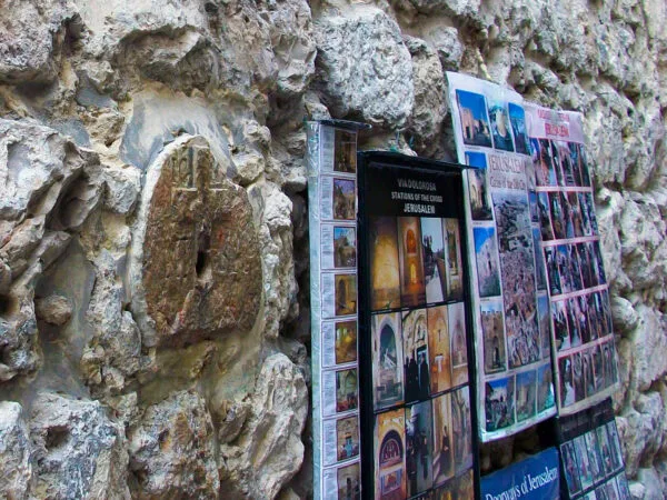 From Hosannas to the Cross