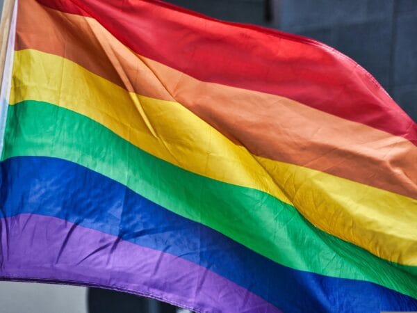 Not straight love, but rather love straight!